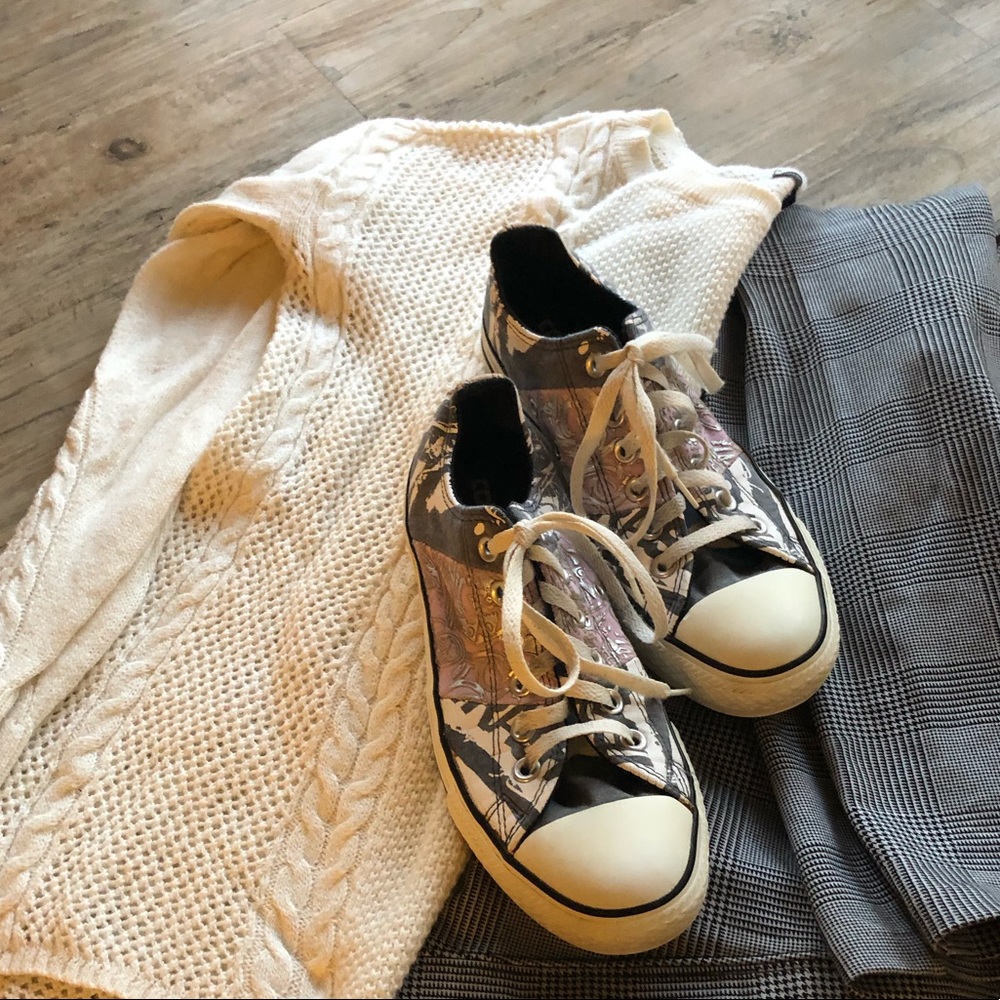 Grey and Pink Low-top All-Star Converse